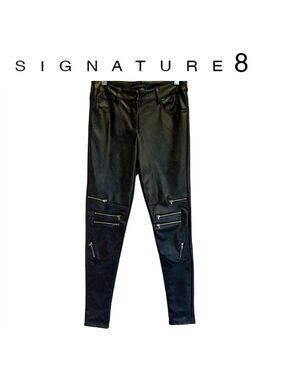 SIGNATURE 8 black zippered faux leather leggings S